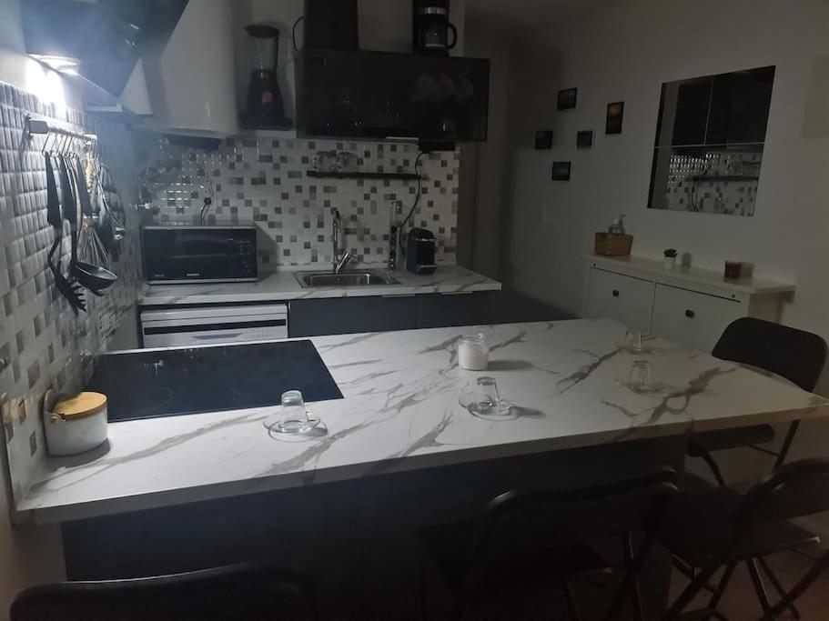 קוסטה דה קפאריקה "Linda'S Guest House" Beach House With Private Patio & Hot Tub, 3 Min From The Beach מראה חיצוני תמונה